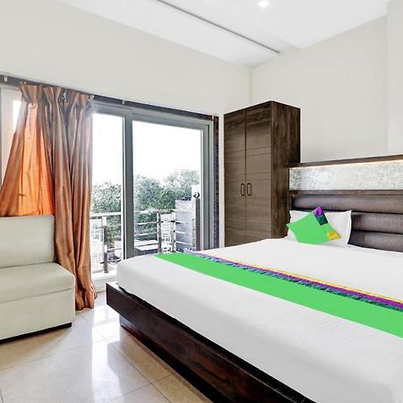 Itsy Hotels Anjali Mahal 500, Mtrs From Mathura Railway Station 外观 照片