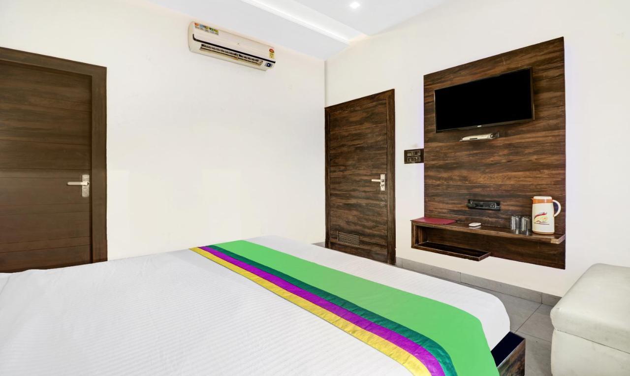 Itsy Hotels Anjali Mahal 500, Mtrs From Mathura Railway Station 外观 照片