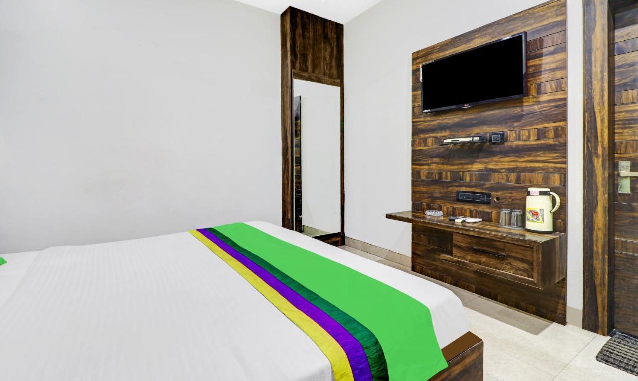 Itsy Hotels Anjali Mahal 500, Mtrs From Mathura Railway Station 外观 照片