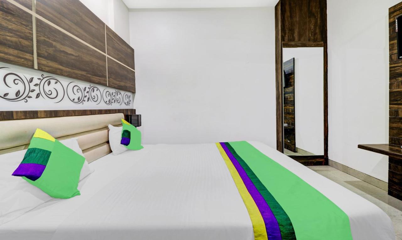 Itsy Hotels Anjali Mahal 500, Mtrs From Mathura Railway Station 外观 照片